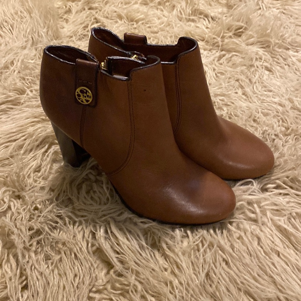 Coach tan leather ankle booties size 7.5